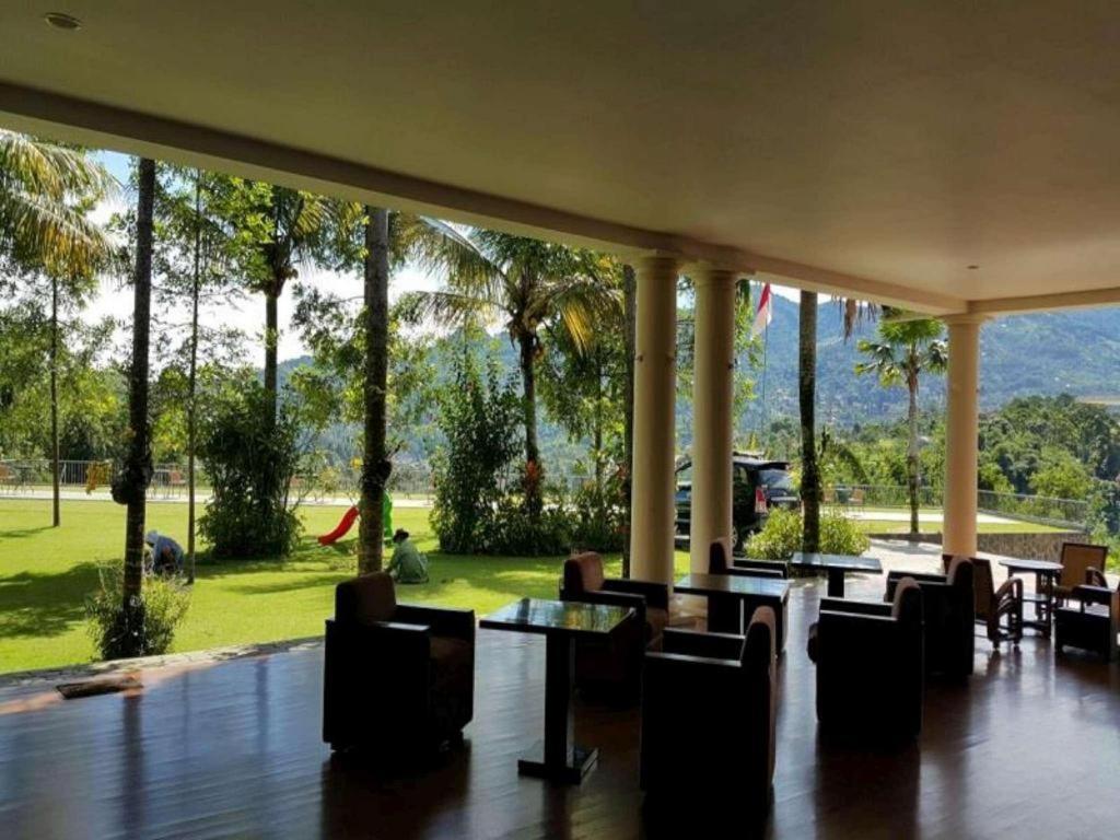 Jimmers Mountain Resort Puncak Buitenkant foto